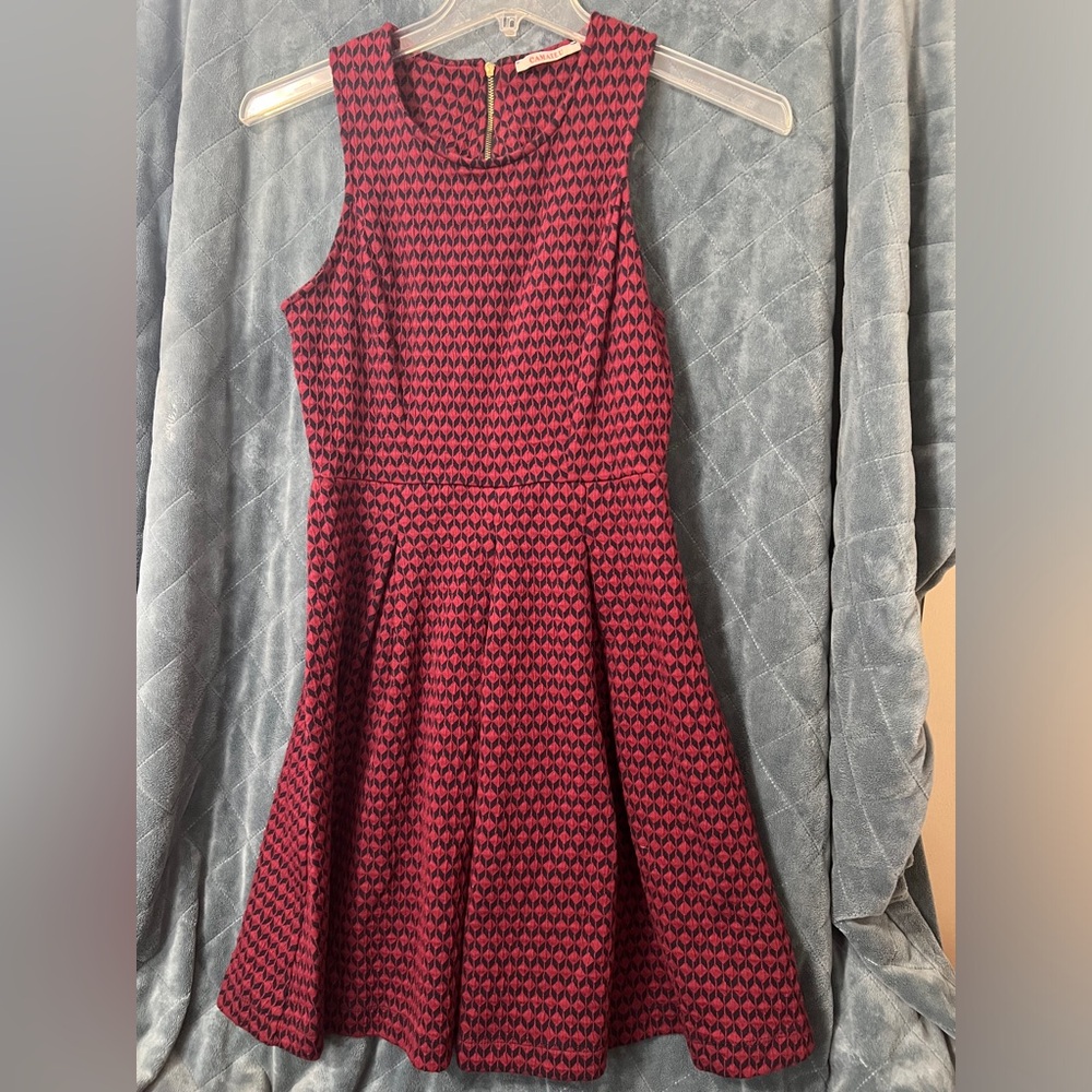 Women's Fit and Flare Camieu Red Textured Fabric Short Sleeve Mini Dress